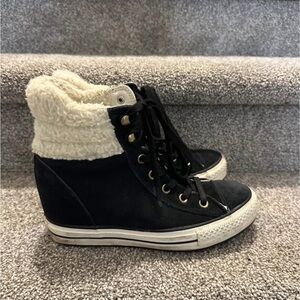 Converse Hidden Wedge High Top Sneakers Faux Shearling Size 9